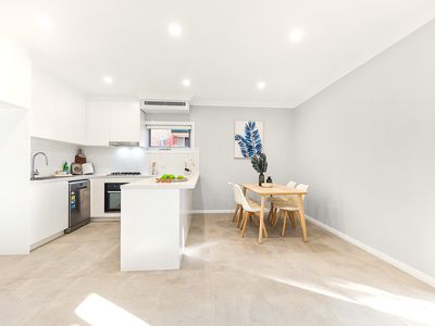 4 / 11 Junction Rd, Moorebank