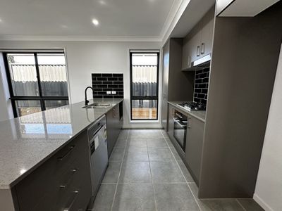 51 Melton Circuit, Gregory Hills
