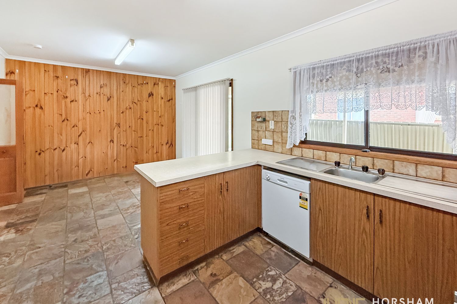 2 Mintern Crescent, Horsham