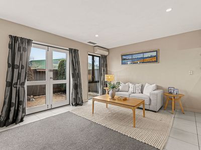 2 / 384 Madras Street, City Centre