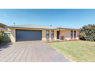 62 Dunheved Circle, Dubbo