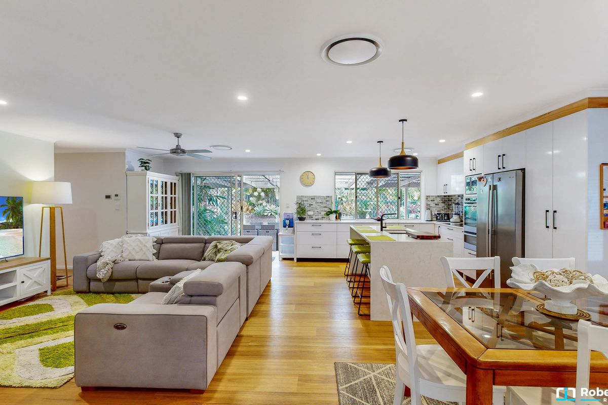 8 Hoylake Court, Tewantin