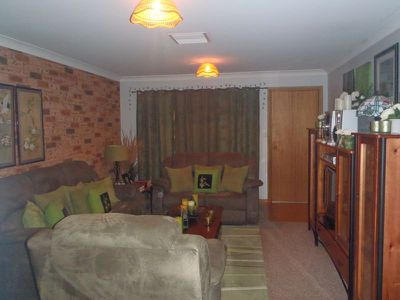 1&2 / 1 Hellyer Court, Dubbo
