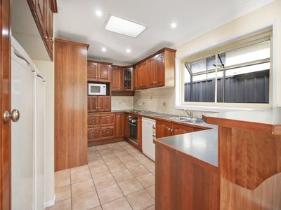 33 Foveaux Avenue, Lurnea