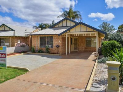 4B Nepean Grove, Hannans