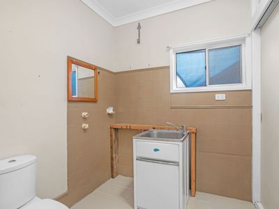 13 Douglas Avenue, Forster