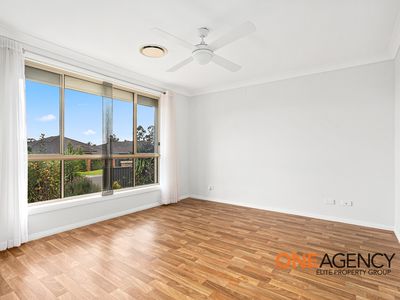 8 Spears Place, Horsley