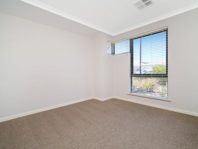 13 Denmark Loop, South Guildford