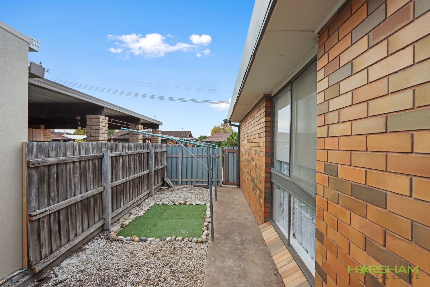 1 / 15 Schwarz Avenue, Horsham