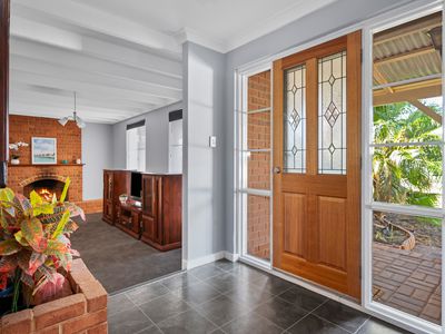 18 Robertson Street, West Lamington