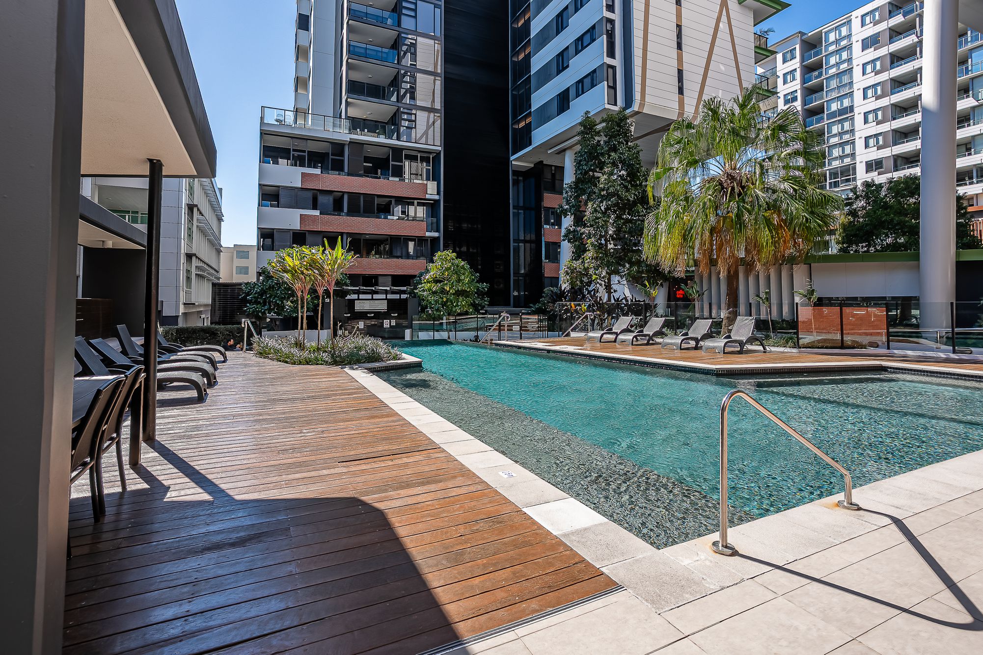 1015 / 9 Edmondstone Street, South Brisbane