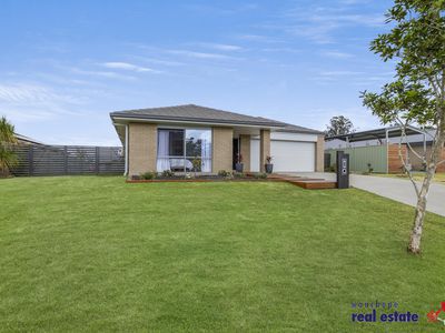 9 Stanley Drive, Beechwood