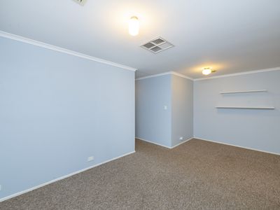 35 Wettenhall Circuit, Calwell