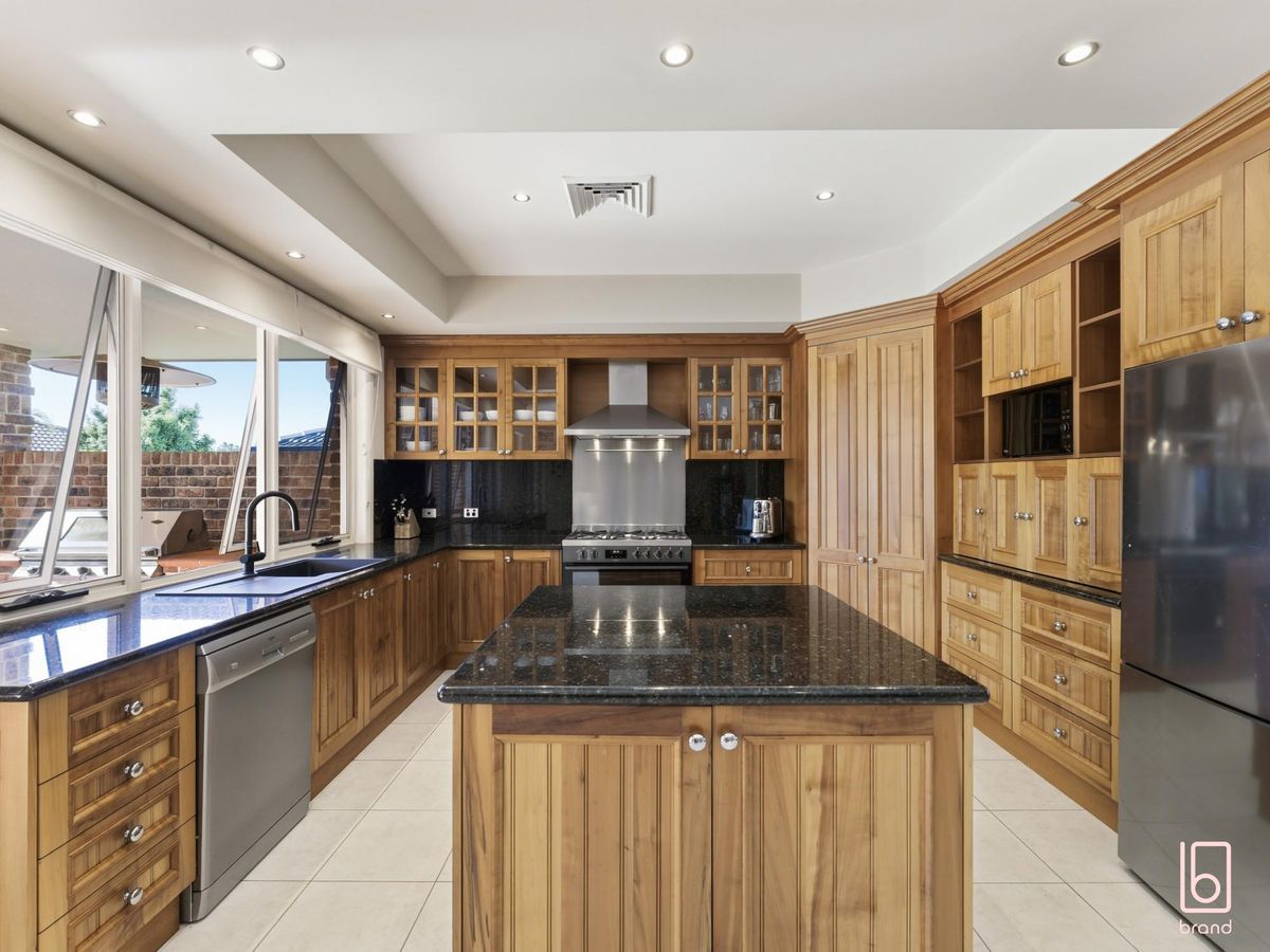 11 Dean Avenue, Kanwal