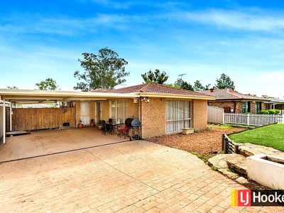 16 Bluett Crescent, Doonside