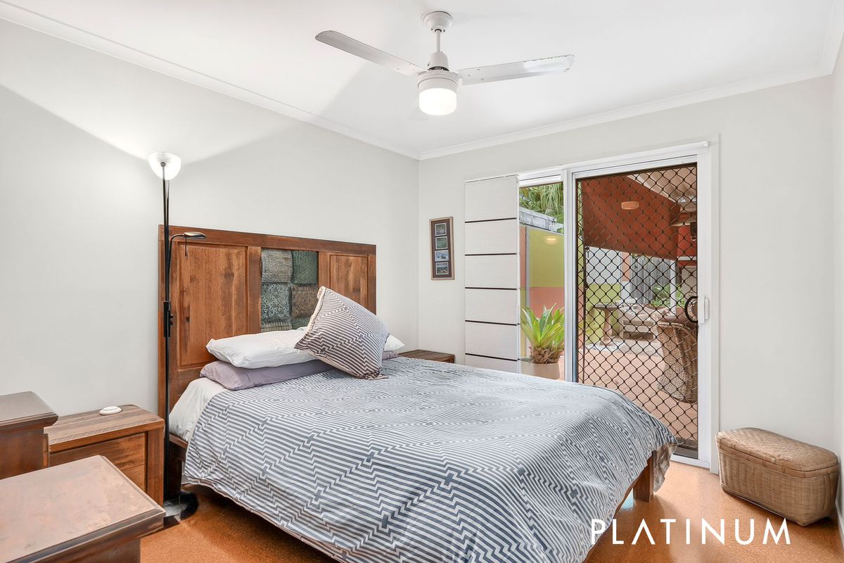 2 / 26 Waterdown Drive, Elanora