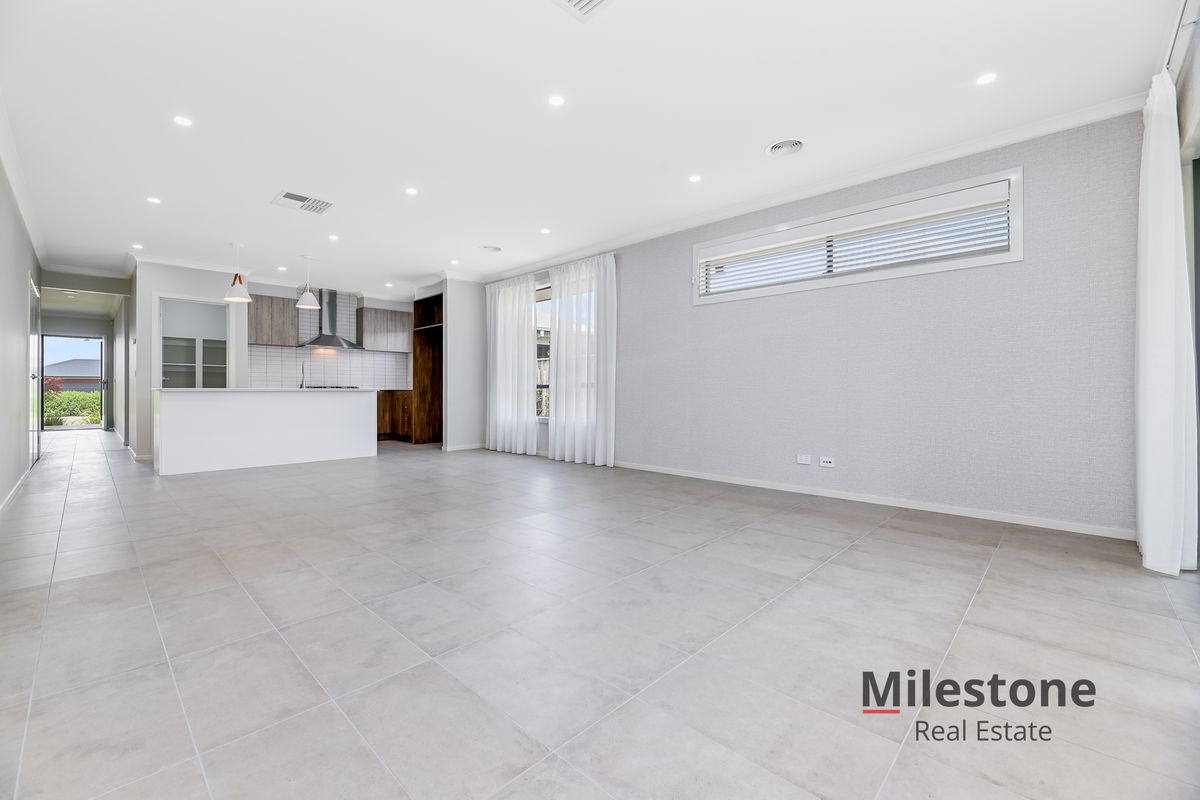 17 King Parrot Blvd, Drouin