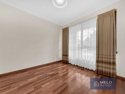 6 Landau Place, Avondale Heights
