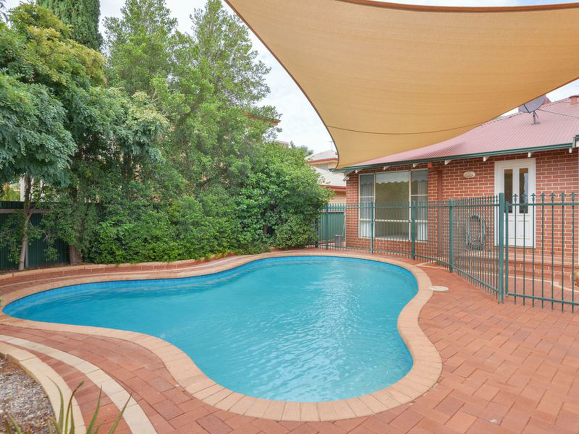 46 Chapman Drive, Somerville