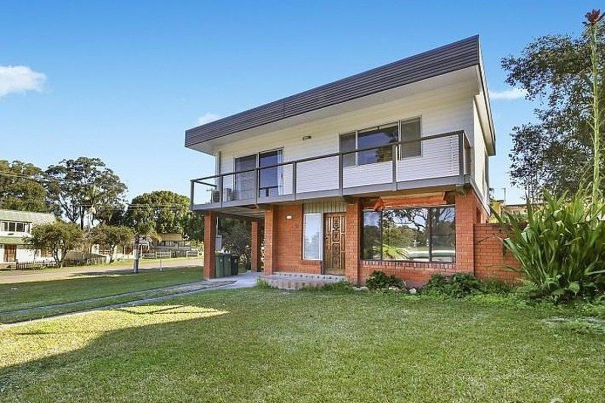 2 Grevillea Crescent, Berkeley Vale