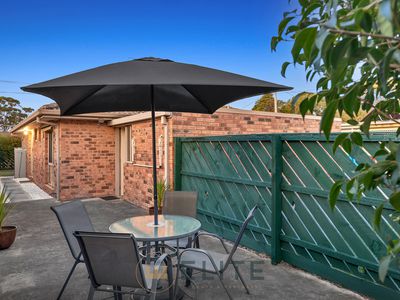 1 / 8 Lancaster Avenue, Narre Warren