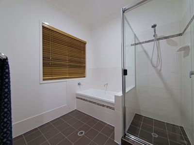 7 Ashburton Place, Wakerley