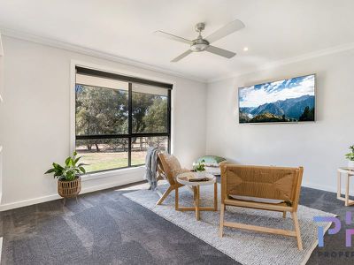 8 Montgomery Lane, Lockwood