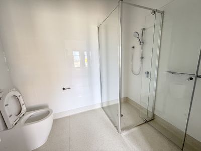 85 Plane Avenue, Mambourin