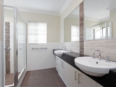 5A Medbury Road, Westminster
