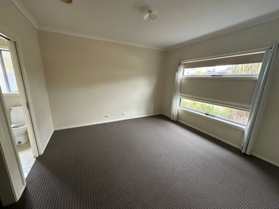 61 Fantail Crescent, Williams Landing
