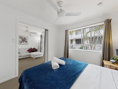 6 / 21-27 MARKWELL AVENUE, Surfers Paradise