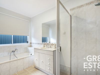 108 Harold Keys Drive, Narre Warren South