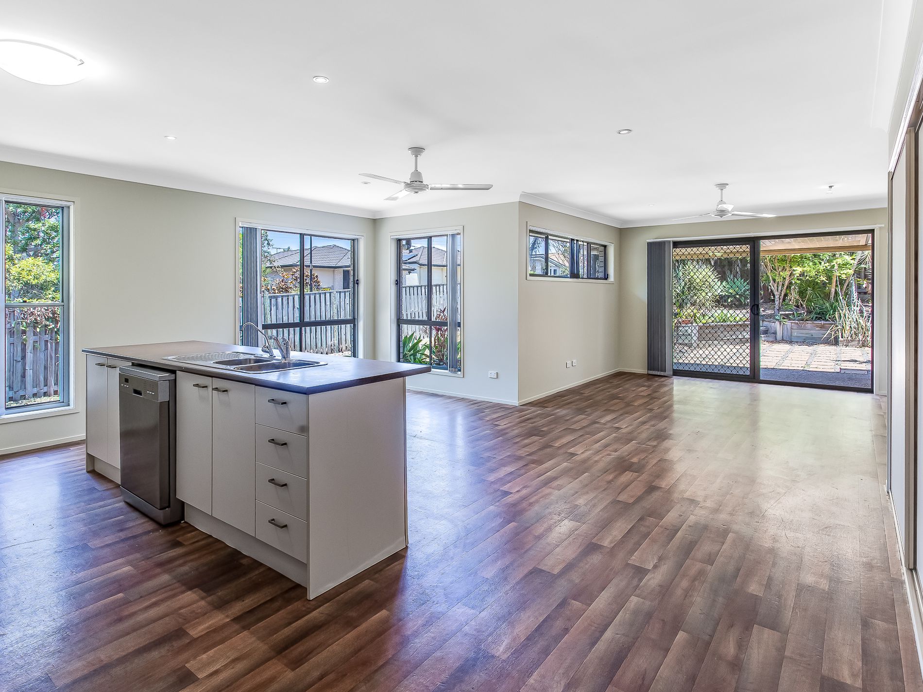50 Vanilla Av, Griffin