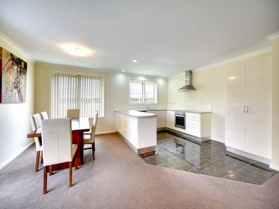 1 / 6 Beaufort Street, Somerset