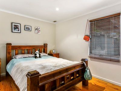 8 Mullins Street , Millicent