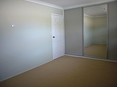 12 Edgeware Drive, Rochedale South
