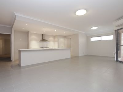 2 / 58 Central Avenue, Ascot
