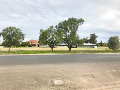 423 Cadell Street, Hay