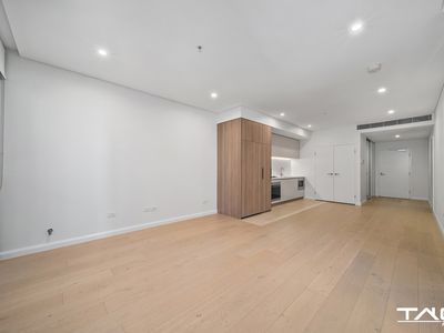 543 / 9 Maple Tree Road, Westmead