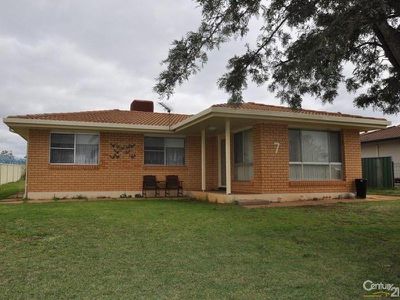 7 Burge Place, Dubbo