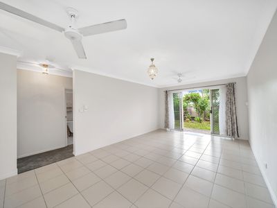 2 / 8 Springfield Crescent, Manoora