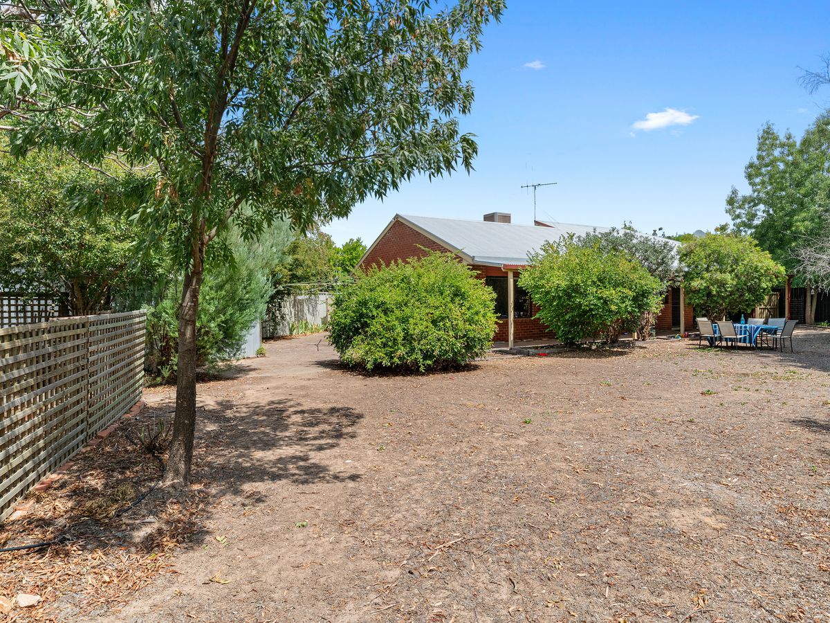 24 Kurrajong Court, Benalla