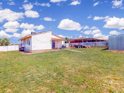 27 Salter Drive, Dubbo