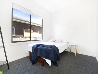 12 Hurt Parade, Unanderra