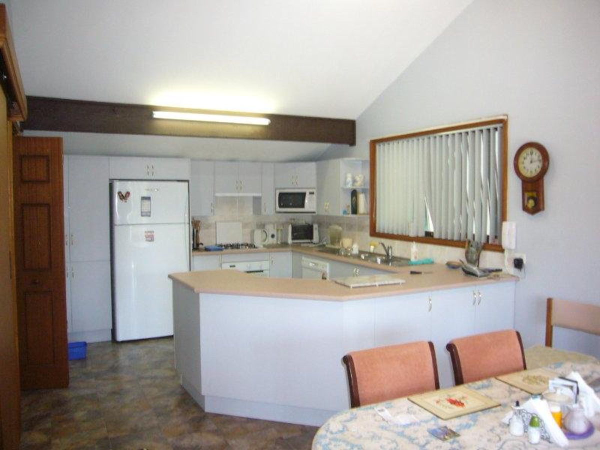 14 Avenue of the Allies, Tanilba Bay, Tanilba Bay - Thumbnail 6