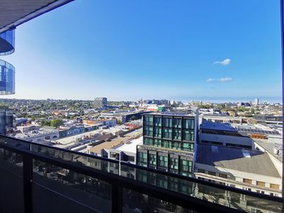 808 / 227 Toorak Road, South Yarra