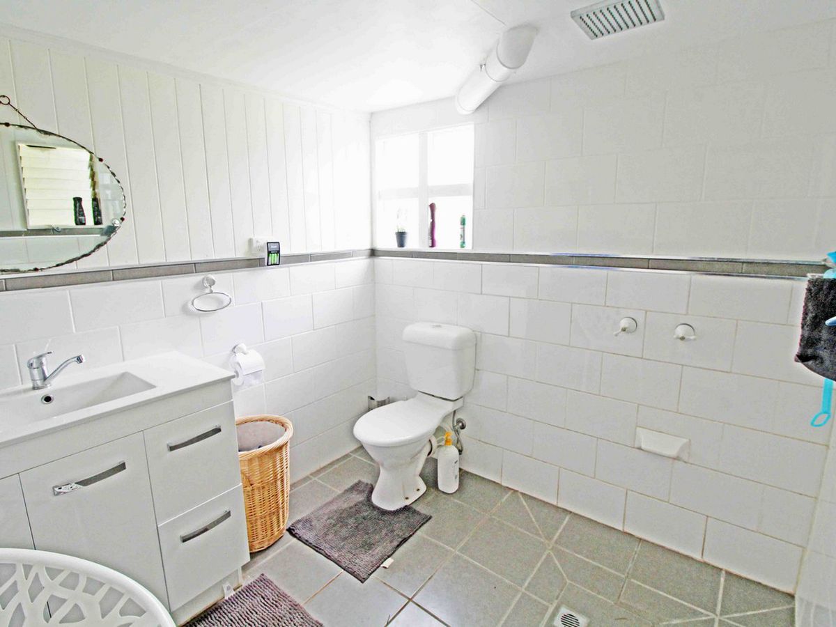 131 ROBERT STREET, Atherton