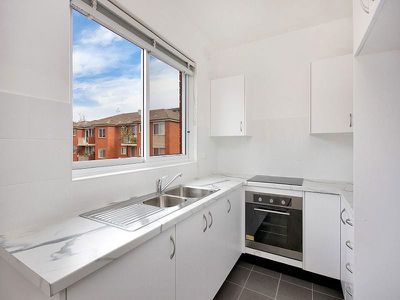 4 / 13 Evans Avenue, Eastlakes