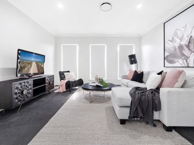9 Belconnen Drive, Pimpama
