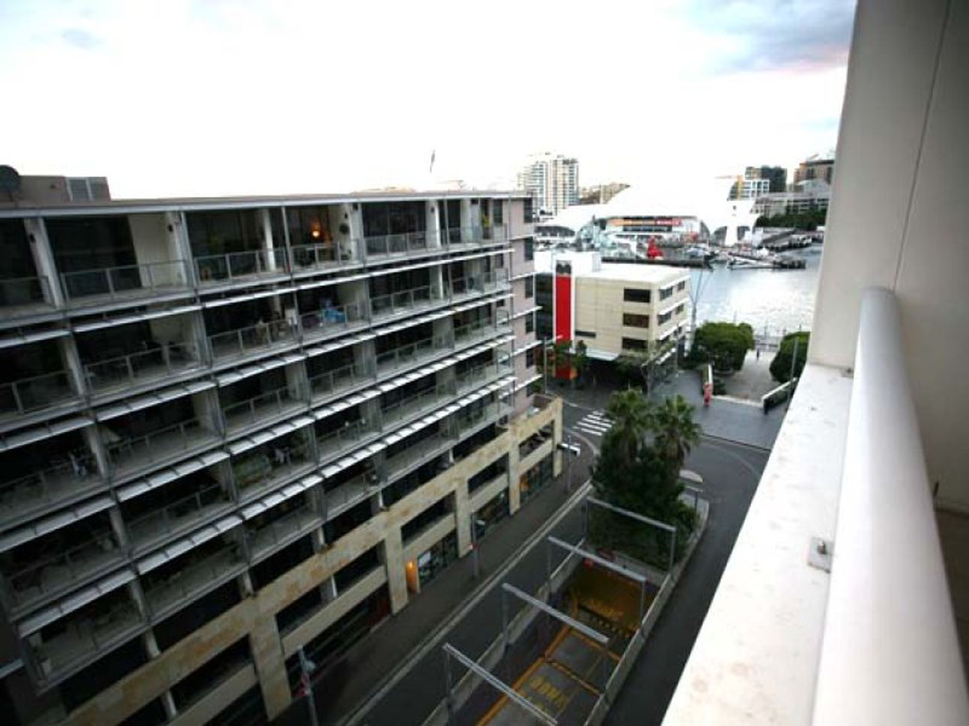 813 / 35 Shelley Street, Sydney